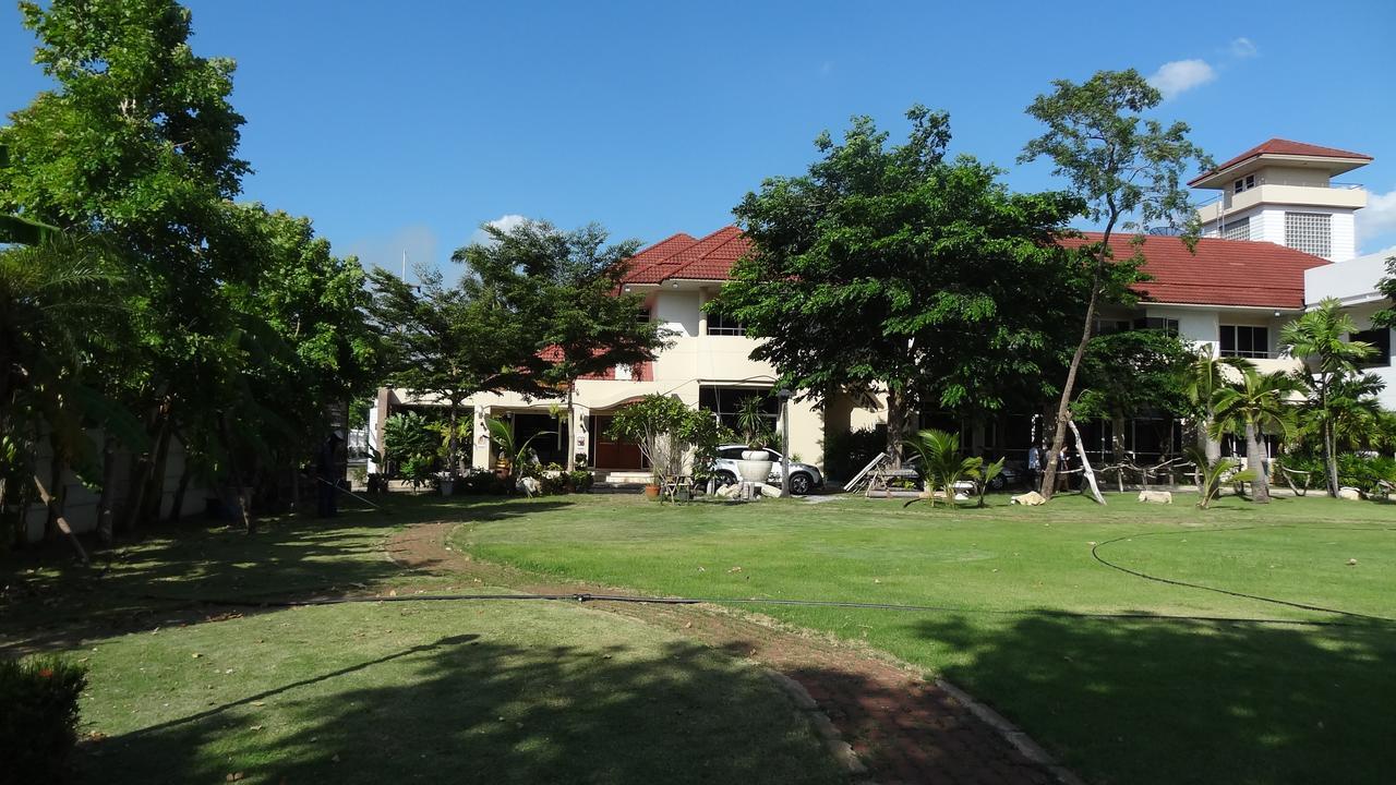 Asias Boutique Club /The Homestays Rangsit Bagian luar foto