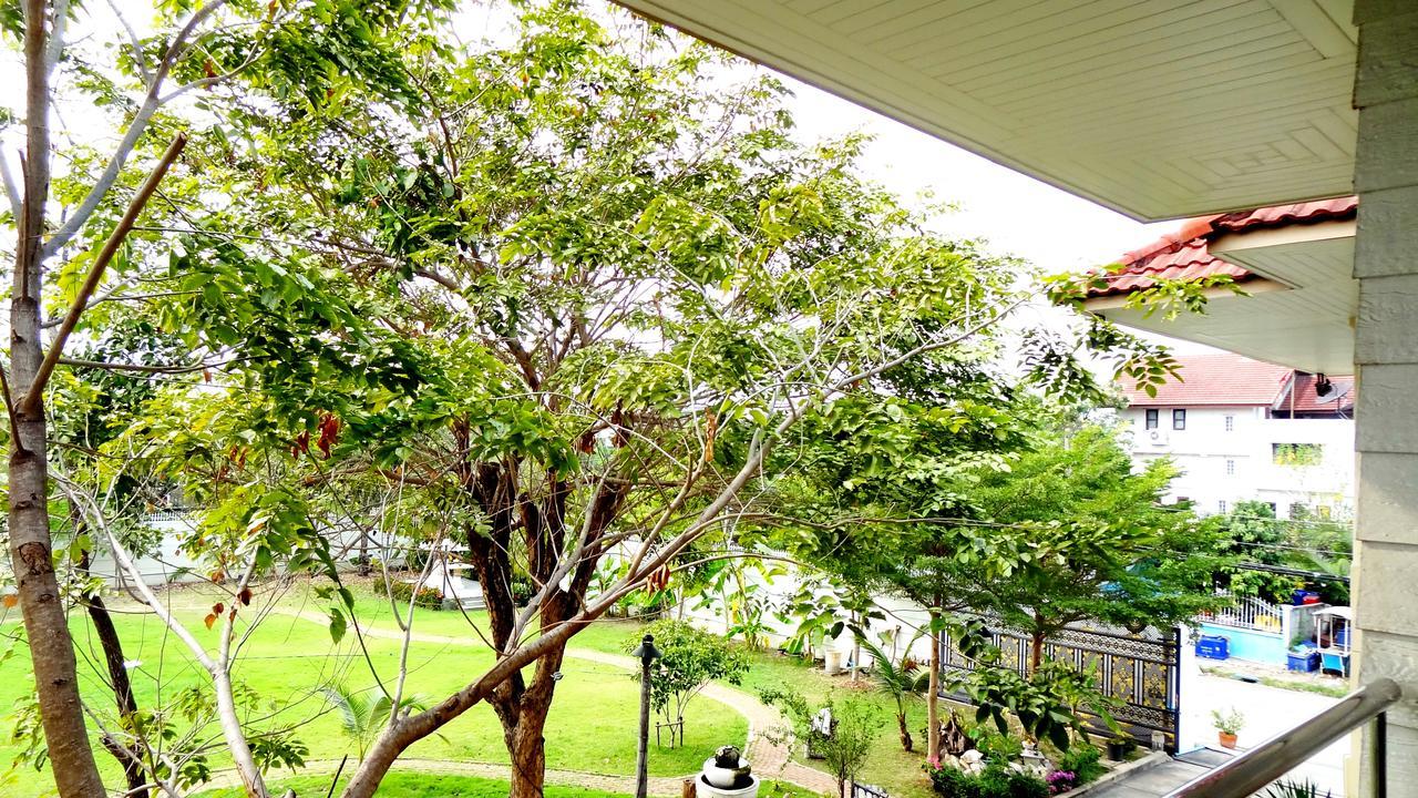 Asias Boutique Club /The Homestays Rangsit Bagian luar foto