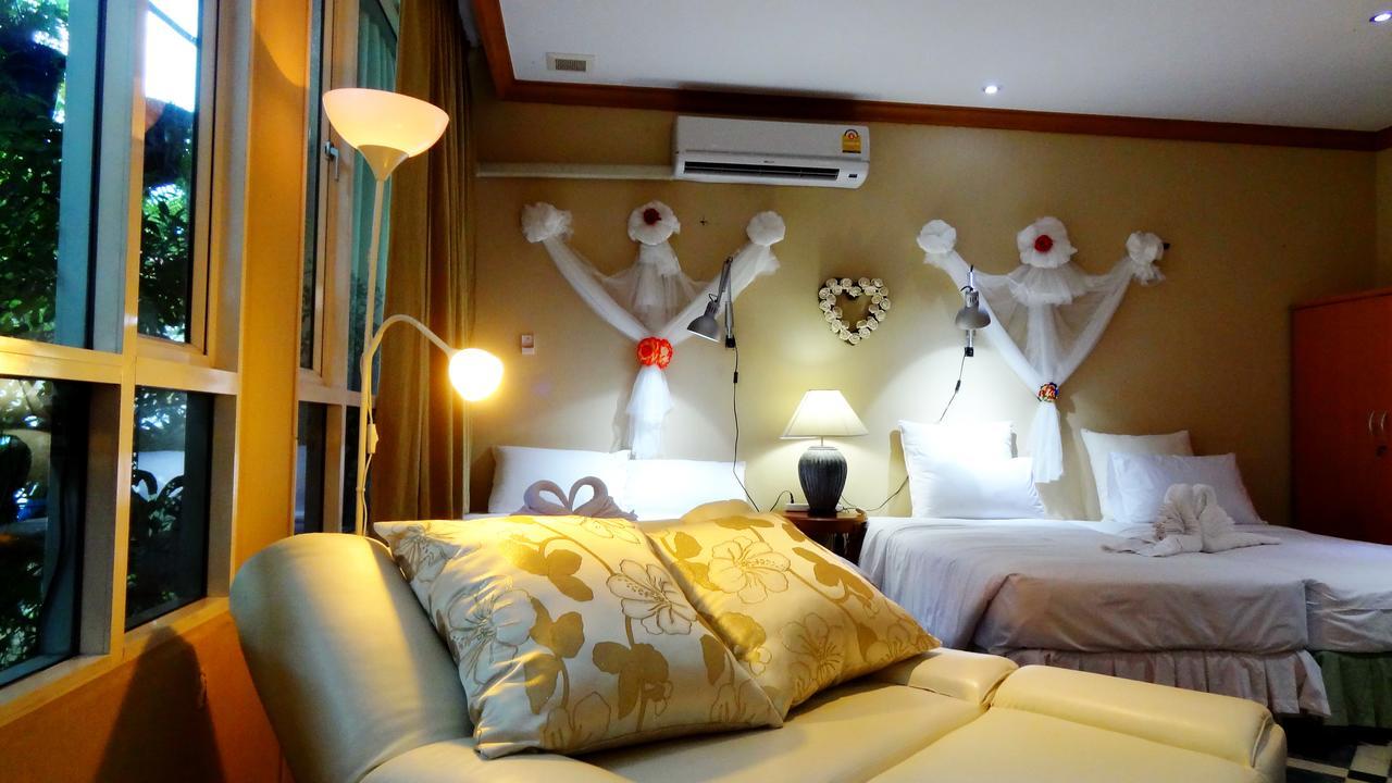 Asias Boutique Club /The Homestays Rangsit Bagian luar foto