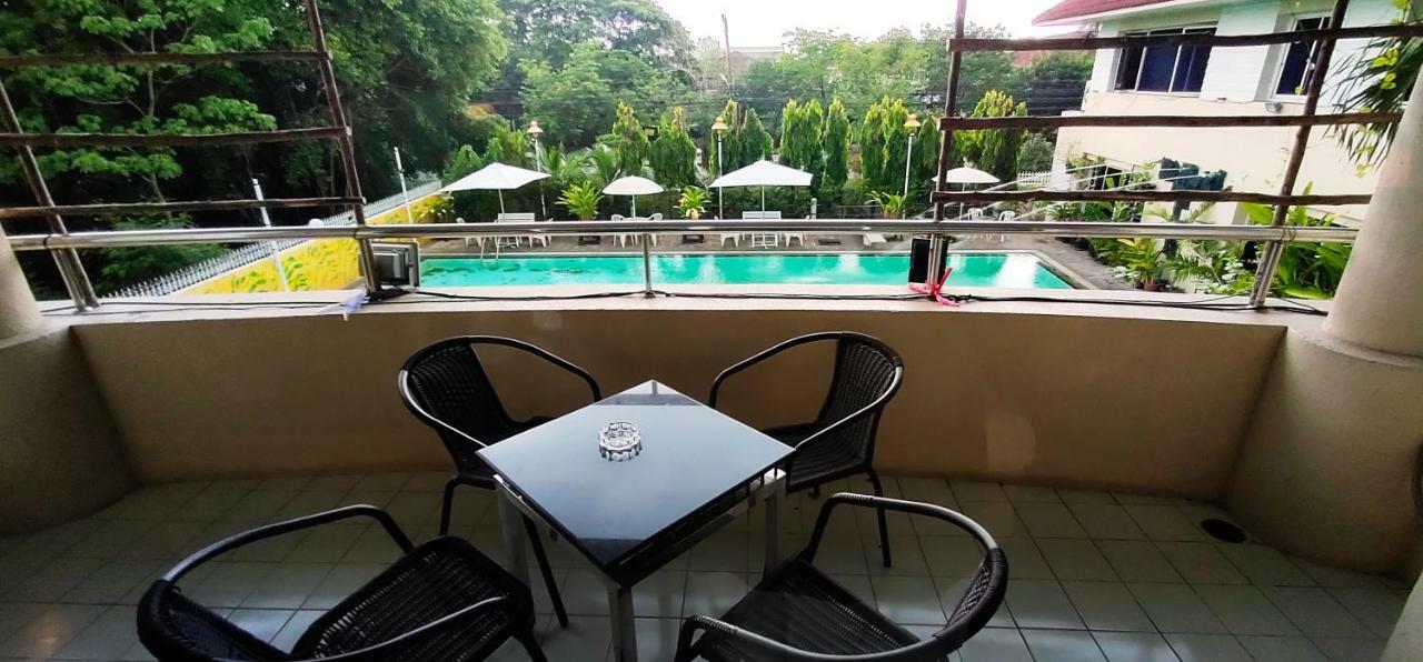 Asias Boutique Club /The Homestays Rangsit Bagian luar foto