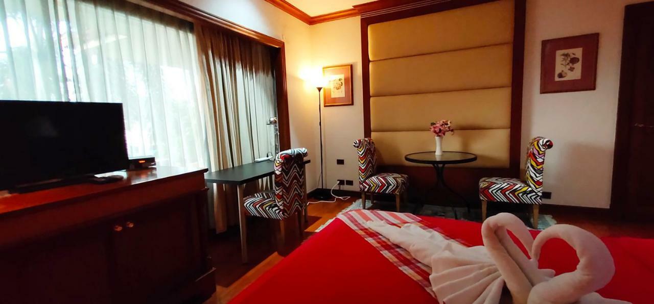 Asias Boutique Club /The Homestays Rangsit Bagian luar foto