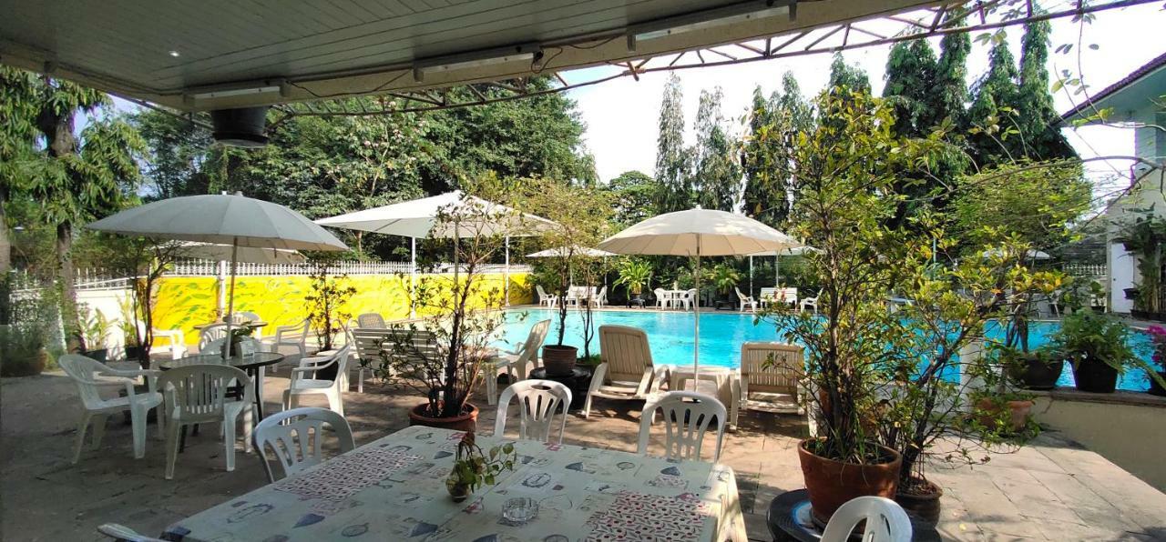 Asias Boutique Club /The Homestays Rangsit Bagian luar foto
