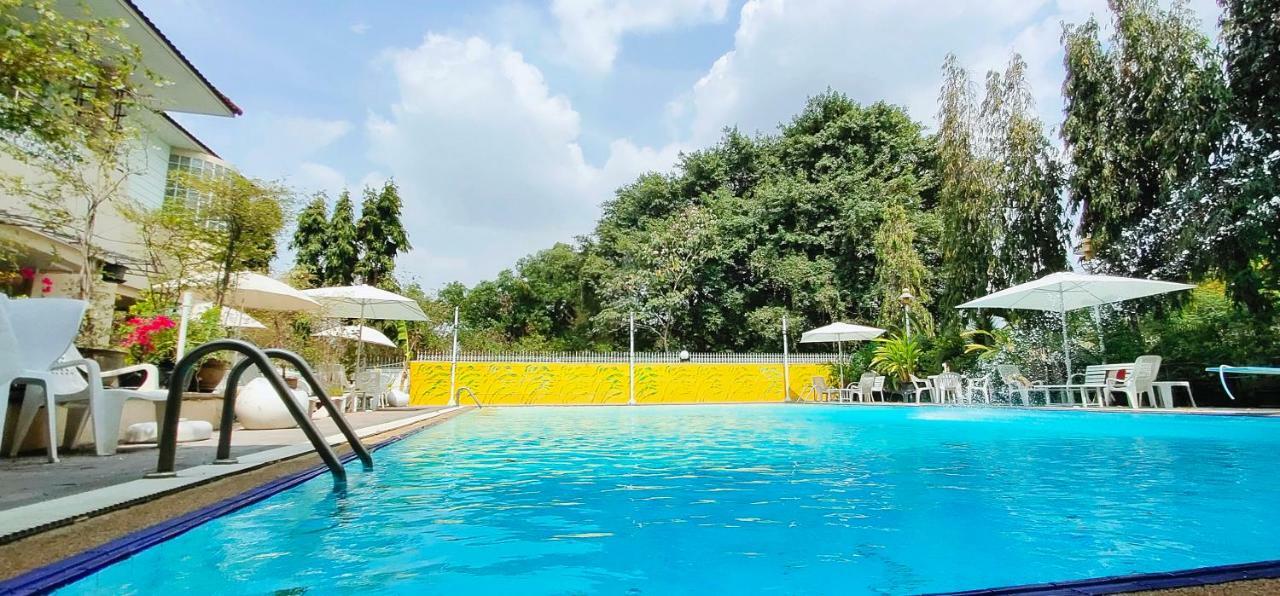 Asias Boutique Club /The Homestays Rangsit Bagian luar foto